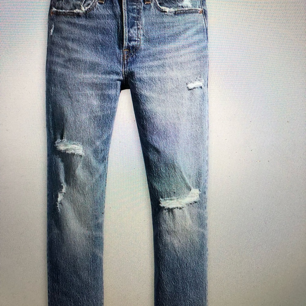 NWT Levi's Premium Women’s Straight Fit Denim Jeans - Button Fly; Medium Wash